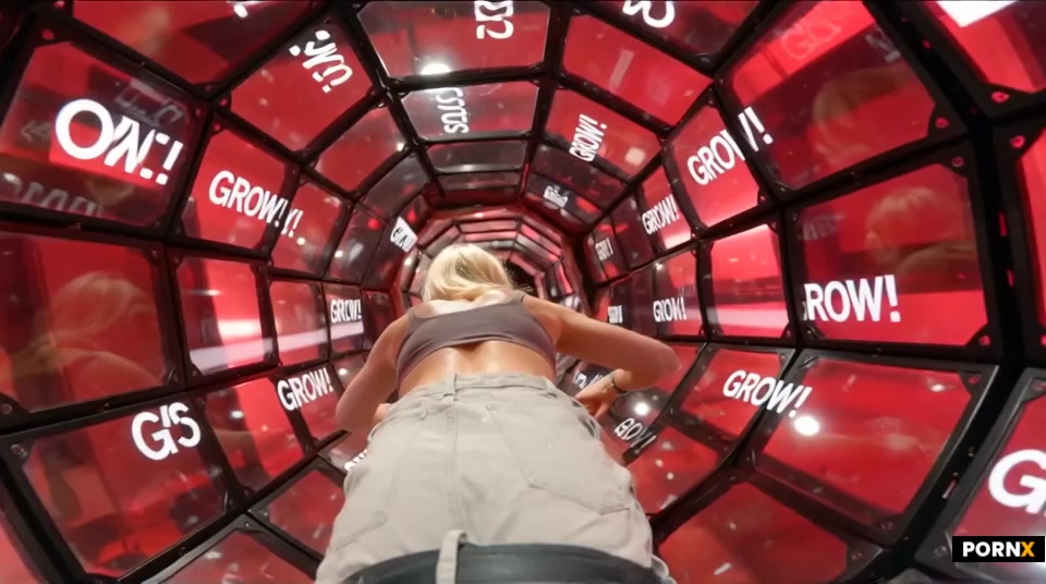 IN A RED SCREEN MORPHIC VORTEX TUNNEL WITH "GROW!" COMMANDS PULLING ME IN